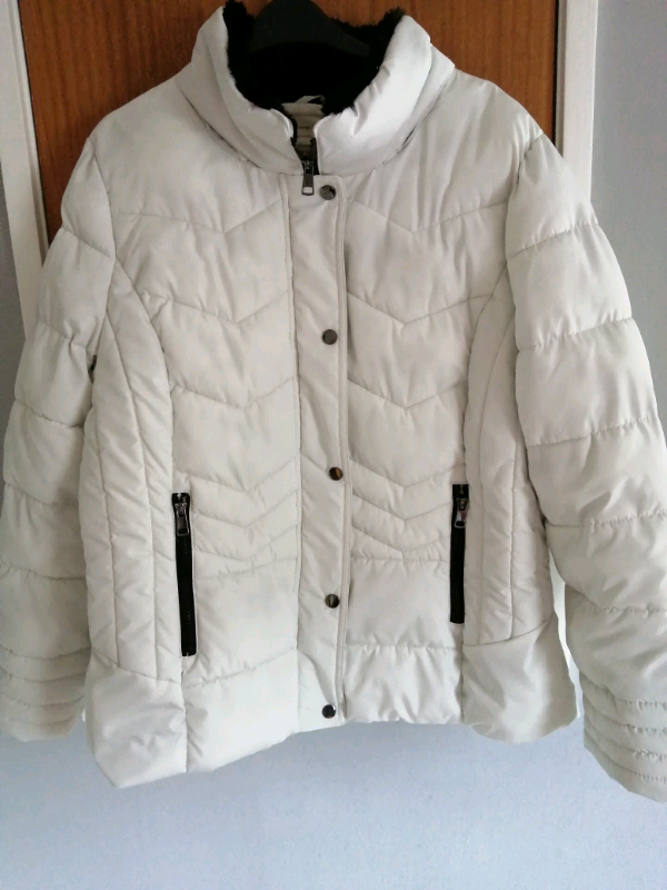 ladies padded jacket size 20